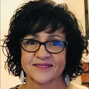 Meet your Posher, Lorraine